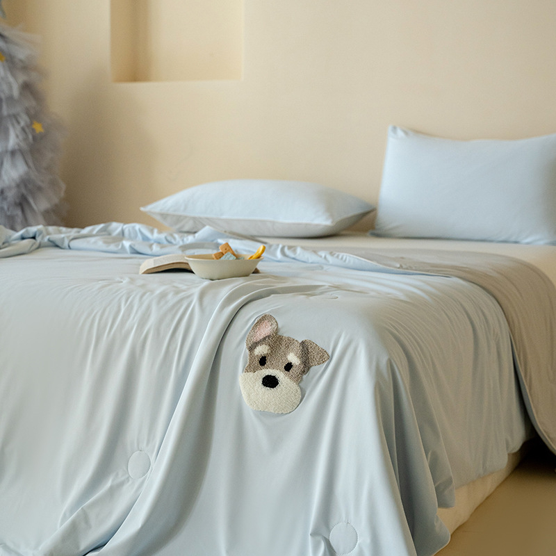 Izšivana dječja karikatura deka s hlađenom tkaninom, punjenje od poliestera, reaktivno bojanje, gustoća tkanine 128x68