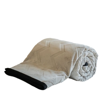 Deka od mliječne vune | Poliester • Težina 1500–2000 g • Za sve sezone • Stil: moderni jednostavnost