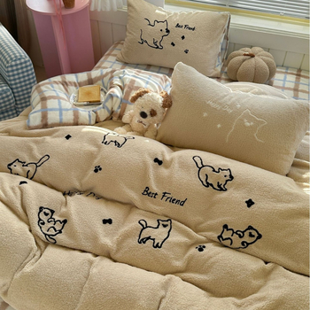 Set de pat din catifea lapte, 4 piese, cu model cartoon animale, 4500–5000 g, iarnă-toamnă, imprimare reactive