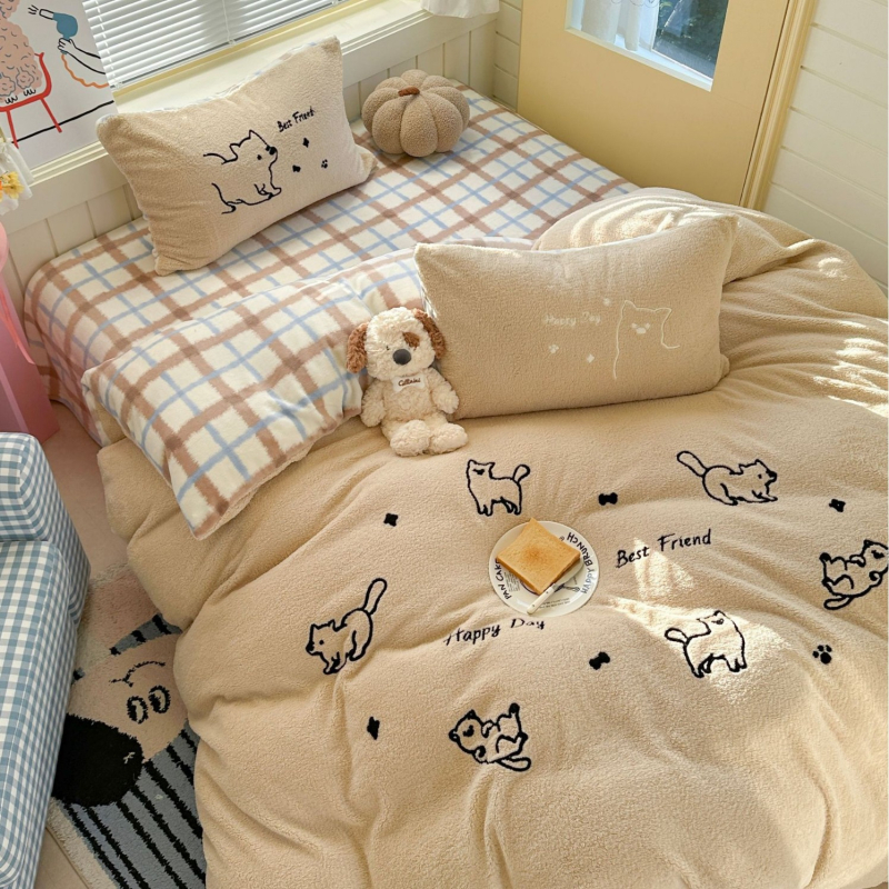 Set de pat din catifea lapte, 4 piese, cu model cartoon animale, 4500–5000 g, iarnă-toamnă, imprimare reactive