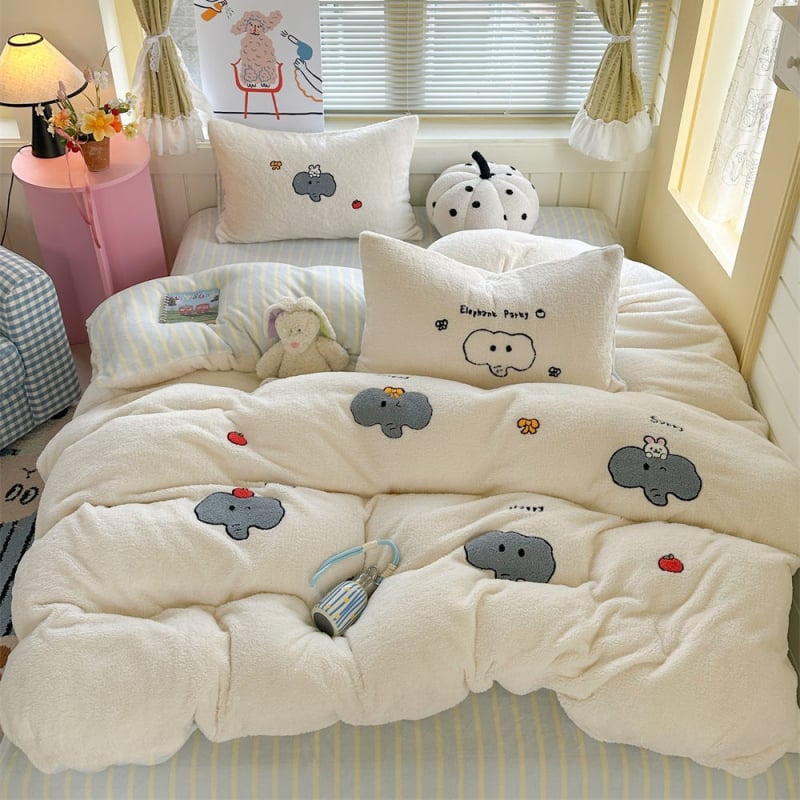 Set de pat din catifea lapte, 4 piese, cu model cartoon animale, 4500–5000 g, iarnă-toamnă, imprimare reactive