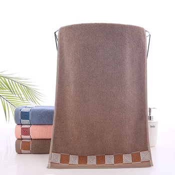 Pamut jacquard fürdőtörölköző, elülső oldal 32 szál, hátsó oldal 14 szál; tömeg 140–170 g; törölköző arc- és testhasználatra