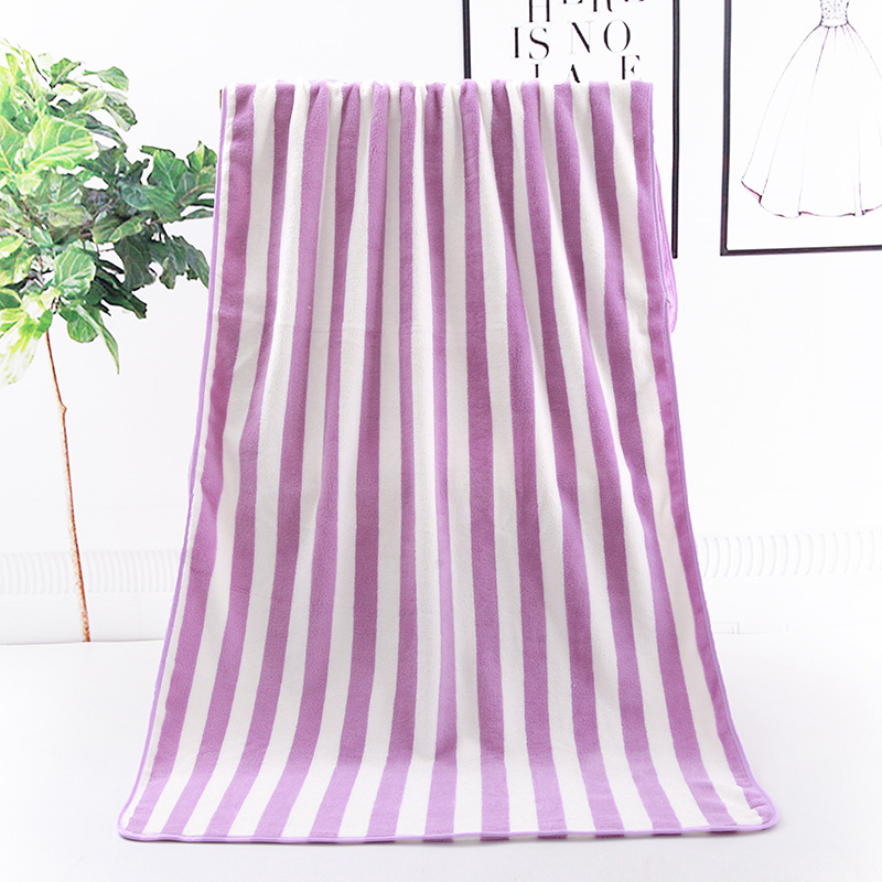 Set ručnika za kupaonicu i plažu od coral fleece-a sa širokim prugama, završnim šavom, za djecu i odrasle, debeli (Materijal: coral fleece; Pređa: 150D; Glavni sastav: 85% poliester; Težina: 200–300 g; Obrada: šivanje)