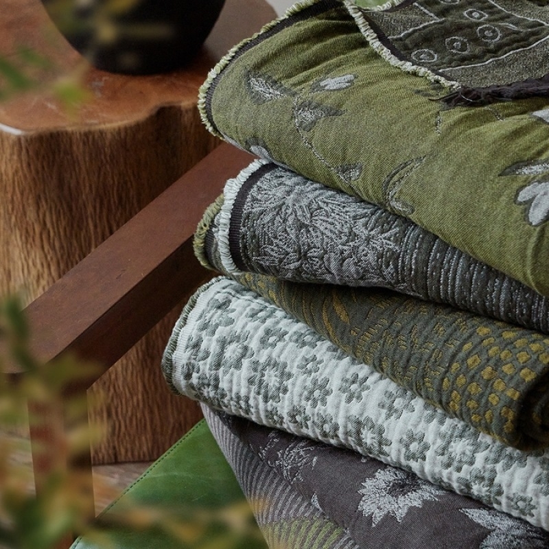 Pamuk džakard deka za bacanje – uzorak biljaka i cvijeća, lagane težine ispod 300 g, deka od niti