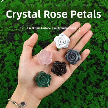 Krištolo neapdirbtas akmuo – rožės graviruota skulptūra, šiuolaikinio minimalistinio stiliaus akmens dekoracijai dovanai