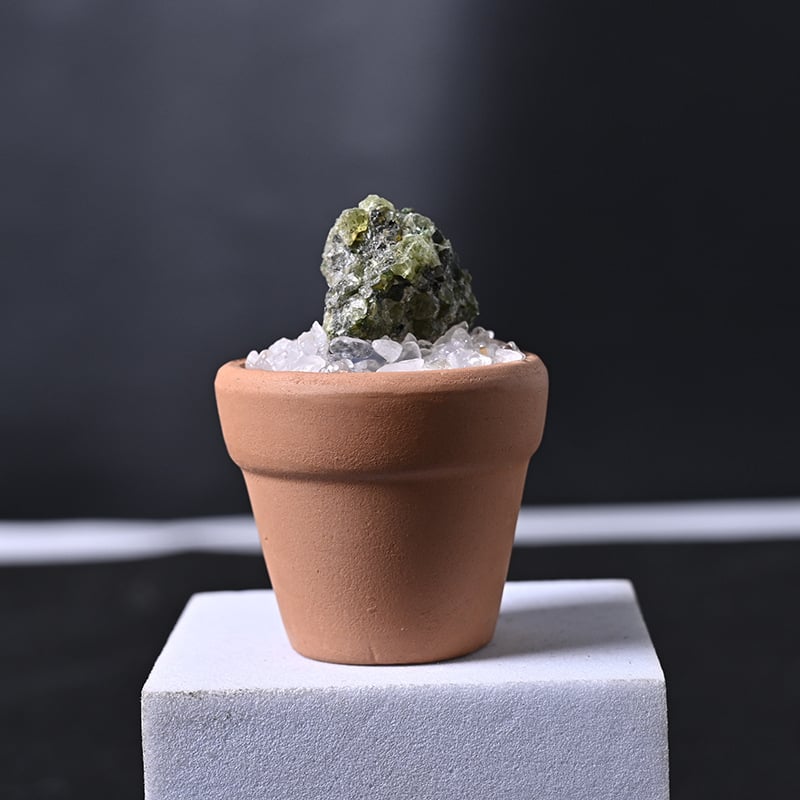 Krištolo medžio stalinis papuošimas su keraminiu vazonu – šiuolaikinis minimalistinis stilius, prekės ženklas Rubbing Crystal