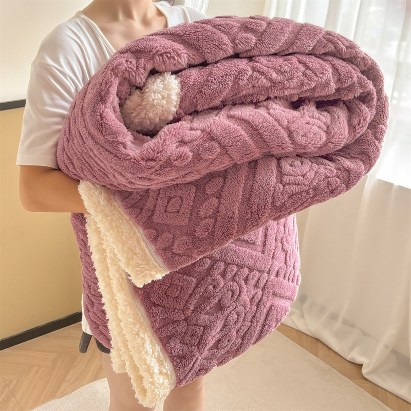 Bež debela deka za ured i kauč — topla deka za odmor tijekom ručka u klimatiziranoj prostoriji