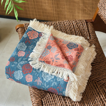 Šiaurietiško stiliaus trijų sluoksnių pledas iš medvilnės ir lino su augalų bei gėlių raštu, 1500–1999 g