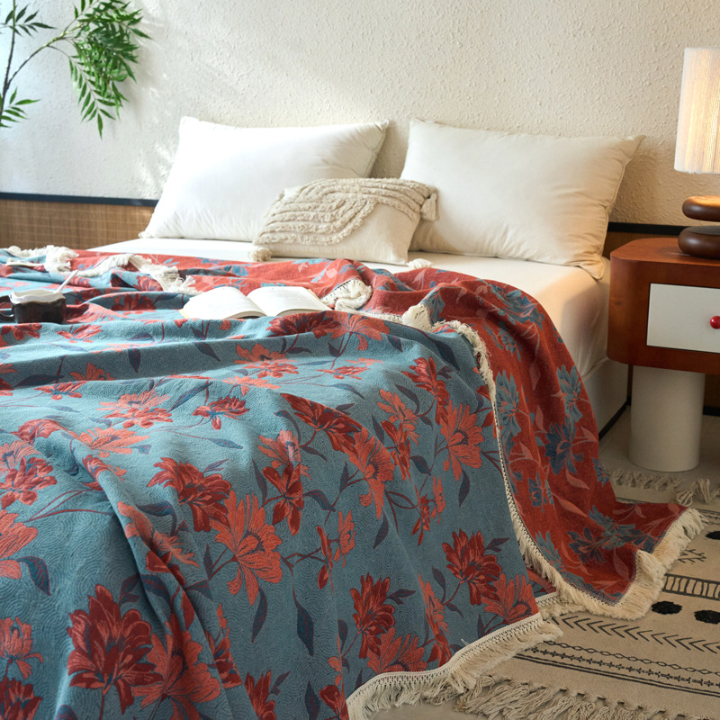 Šiaurietiško stiliaus trijų sluoksnių pledas iš medvilnės ir lino su augalų bei gėlių raštu, 1500–1999 g