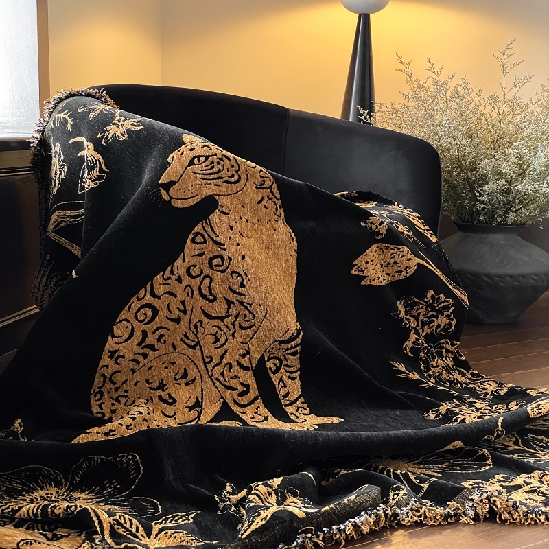 Плетено кадифено одеяло с лек лукс стил (Есен–Зима; 1000–1499 g; Полиестер)