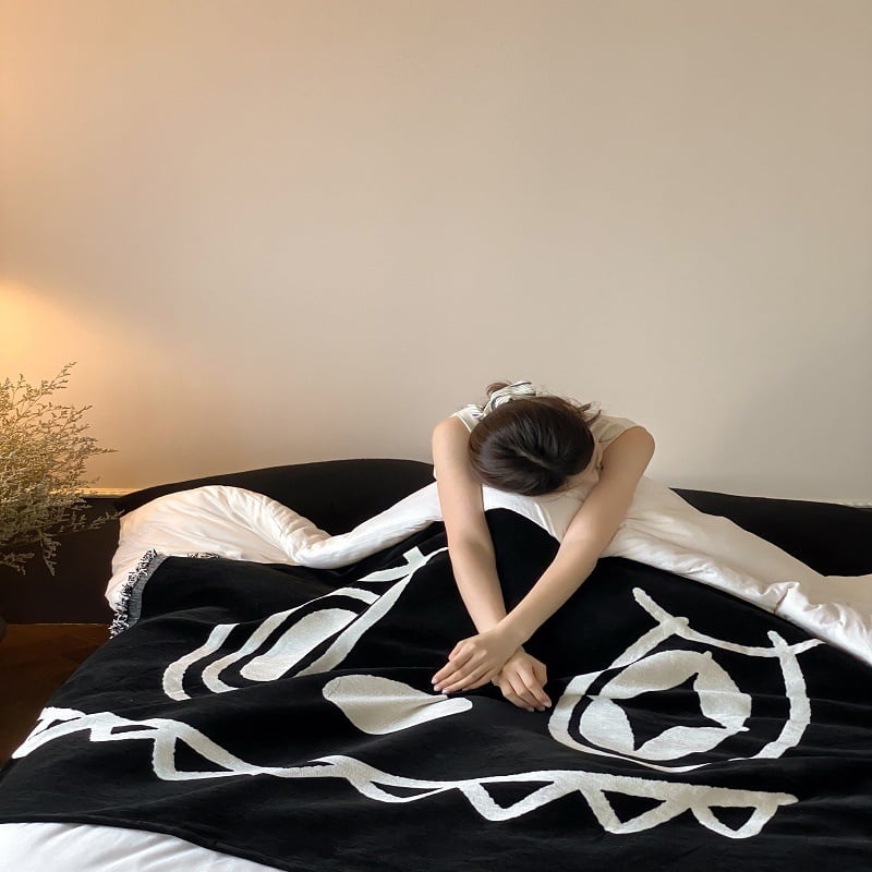 Плетено кадифено одеяло с лек лукс стил (Есен–Зима; 1000–1499 g; Полиестер)