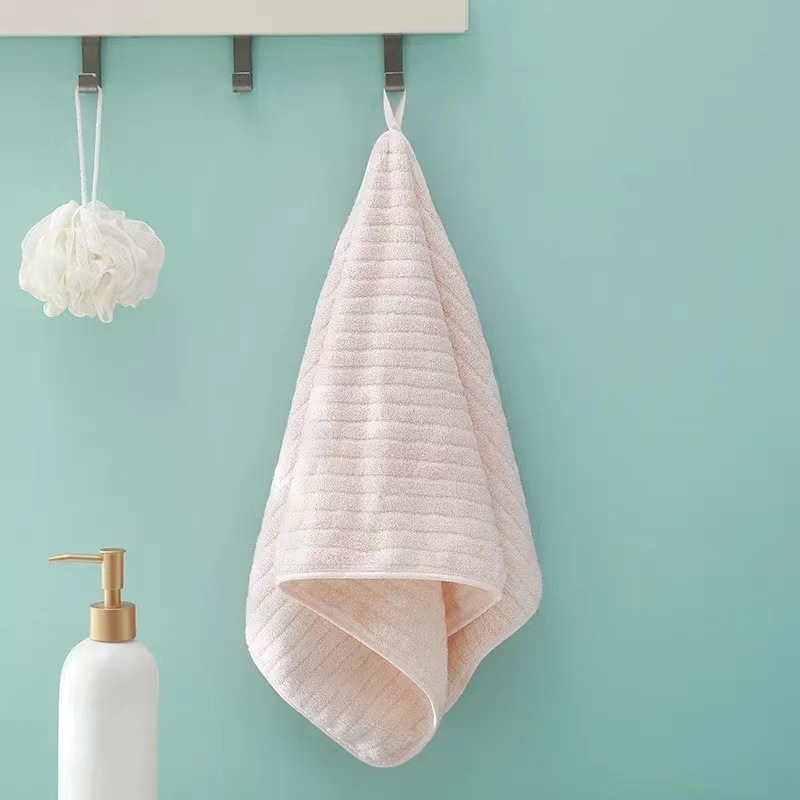 Set de prosoape pentru corp și față din coral fleece, țesătură simplă, greutate 80–100 g.
