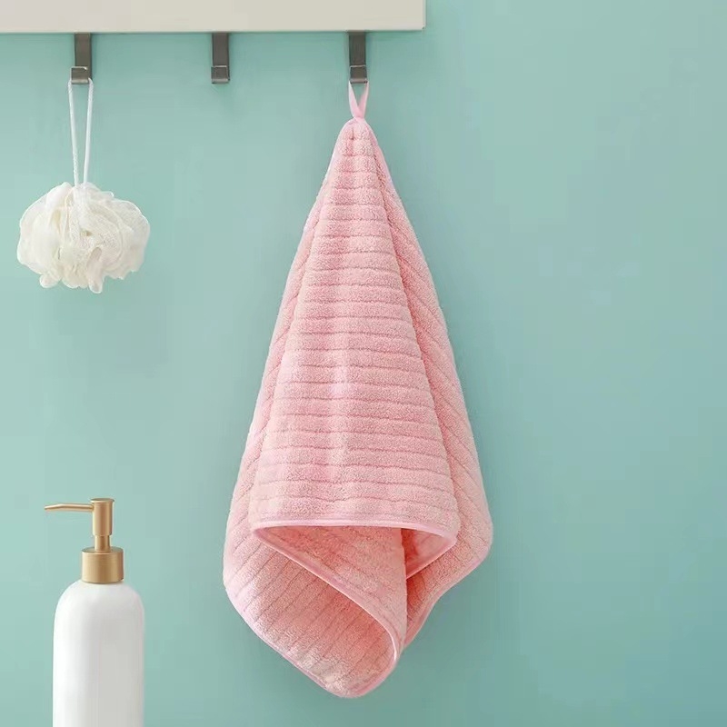 Set de prosoape pentru corp și față din coral fleece, țesătură simplă, greutate 80–100 g.