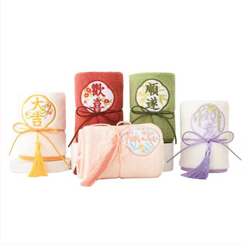 Izšūts dvielis ar pūsiem — kāzu suvenīru dāvana līgavas māsām (materiāls: audums; iepakojums: kartons; gadījums: kāzas; dāvanas nolūks: suvenīrs)