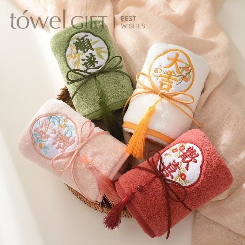 Izšūts dvielis ar pūsiem — kāzu suvenīru dāvana līgavas māsām (materiāls: audums; iepakojums: kartons; gadījums: kāzas; dāvanas nolūks: suvenīrs)