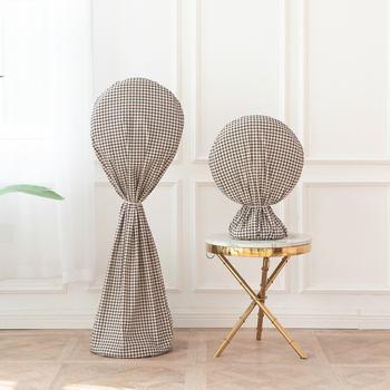 Ventiliatoriaus gaubtas – dulkėms atsparus audinys; 100% audinys; Modernus minimalistinis stilius; Tinka staliniams ir grindiniams ventiliatoriams