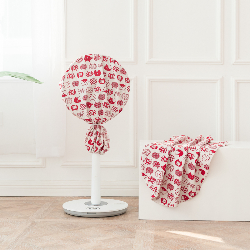 Ventiliatoriaus gaubtas – dulkėms atsparus audinys; 100% audinys; Modernus minimalistinis stilius; Tinka staliniams ir grindiniams ventiliatoriams