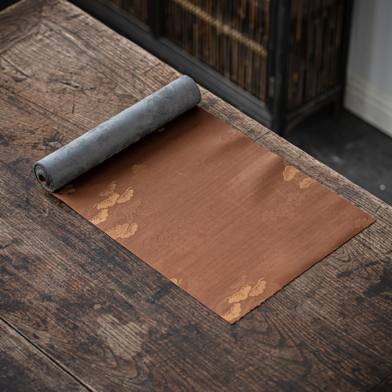 Tea Mat i stolni runner, brokat s pozlaćenim niti jacquardom, Cloud Pine uzorak, Novi kineski stil, Podrijetlo Fužou, Težina 0,6 kg s pakiranjem (Materijal: Brokat; Uzorak: Cloud Pine s pozlaćenim nitima; Stil: Novi kineski stil; Podrijetlo: Fužou; Težina: