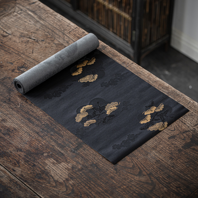 Tea Mat i stolni runner, brokat s pozlaćenim niti jacquardom, Cloud Pine uzorak, Novi kineski stil, Podrijetlo Fužou, Težina 0,6 kg s pakiranjem (Materijal: Brokat; Uzorak: Cloud Pine s pozlaćenim nitima; Stil: Novi kineski stil; Podrijetlo: Fužou; Težina: