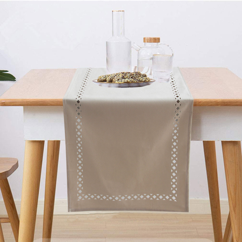 Veluurist ühevärviline laudlina, polüester, sobib elutoale, kontorisse, restoranidesse ja äriruumidele