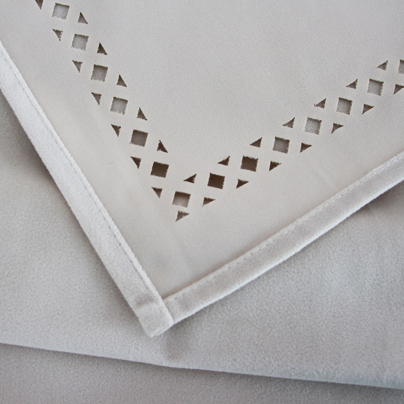 Veluurist ühevärviline laudlina, polüester, sobib elutoale, kontorisse, restoranidesse ja äriruumidele