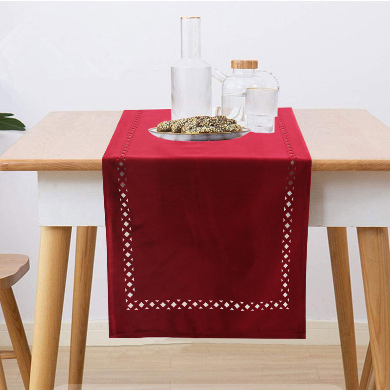 Veluurist ühevärviline laudlina, polüester, sobib elutoale, kontorisse, restoranidesse ja äriruumidele