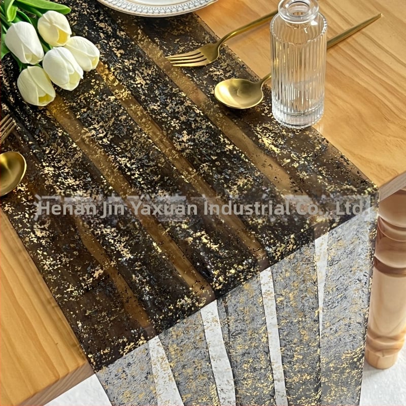 Kuldse fooliumiga tüll-laua laudlina kaasaegse minimalistliku stiiliga, särav võrgutusega, polüesterkangas, põhistruktuur polüester ja alakomponent polüester, kohandamine saadaval