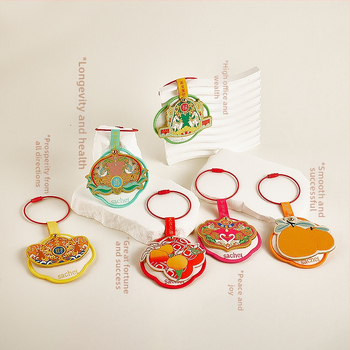 Autóba illatos vászonfüggő, hímzett áldásokkal a szerencséért, prosperitásért, hosszú élettért, boldogságért és gazdagságért. Anyag: szövet; Stílus: kínai; Kivitelezés: hímzés; Egyedi autóban használható.