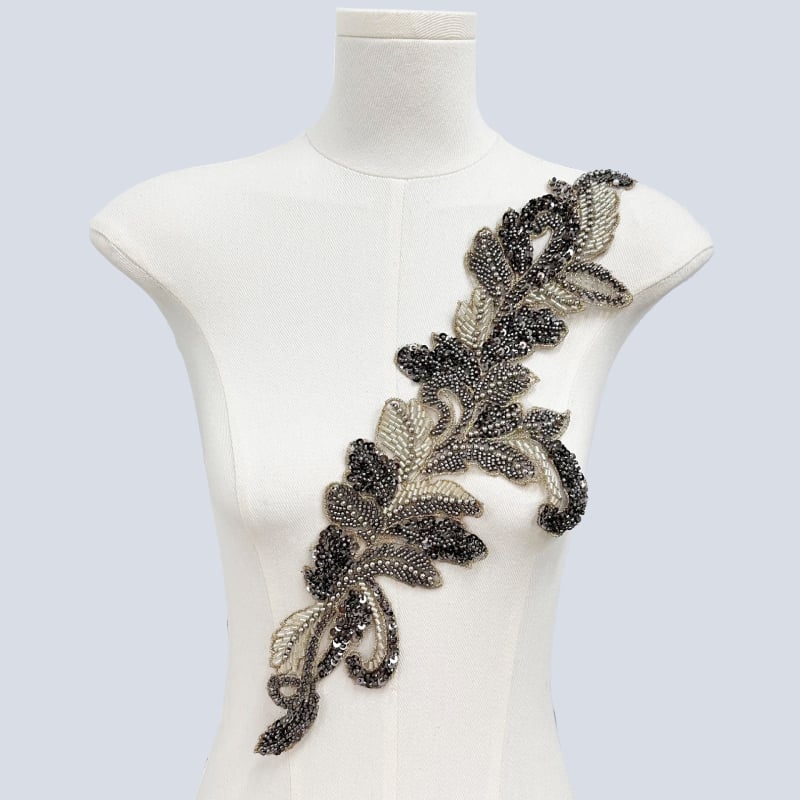 Siuvinės lapo formos sequins aplikacijos, 3D tekstilinės appliacijos iš poliesterio, skirti megztiniams, skrybėlėms, suknelėms ir aksesuarams