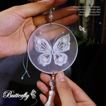 DIY kézimunka hímzőkészlet pillangó autómedálhoz — textil hímzés, egyéb hímző elemek, helyiségek: nappali, hálószoba, dolgozószoba