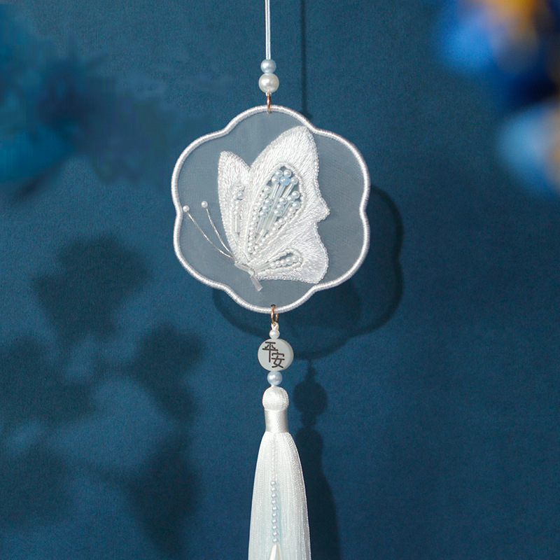 DIY kézimunka hímzőkészlet pillangó autómedálhoz — textil hímzés, egyéb hímző elemek, helyiségek: nappali, hálószoba, dolgozószoba