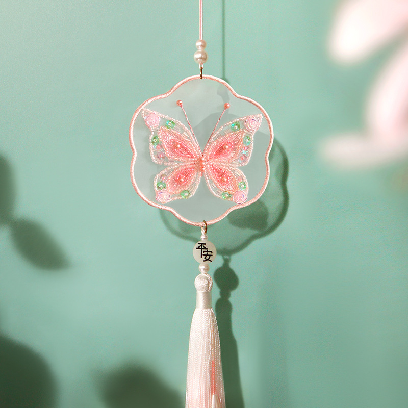 DIY kézimunka hímzőkészlet pillangó autómedálhoz — textil hímzés, egyéb hímző elemek, helyiségek: nappali, hálószoba, dolgozószoba