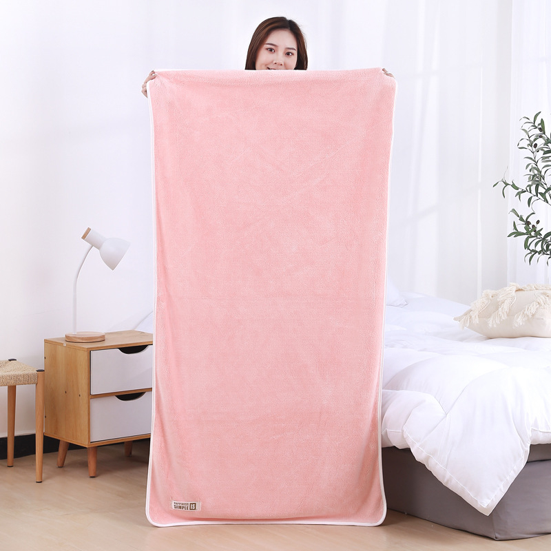 Koralni fleece ručnik za kupanje/plažu, ≥500 g, 100 vlakana pređe, ravno tkanje