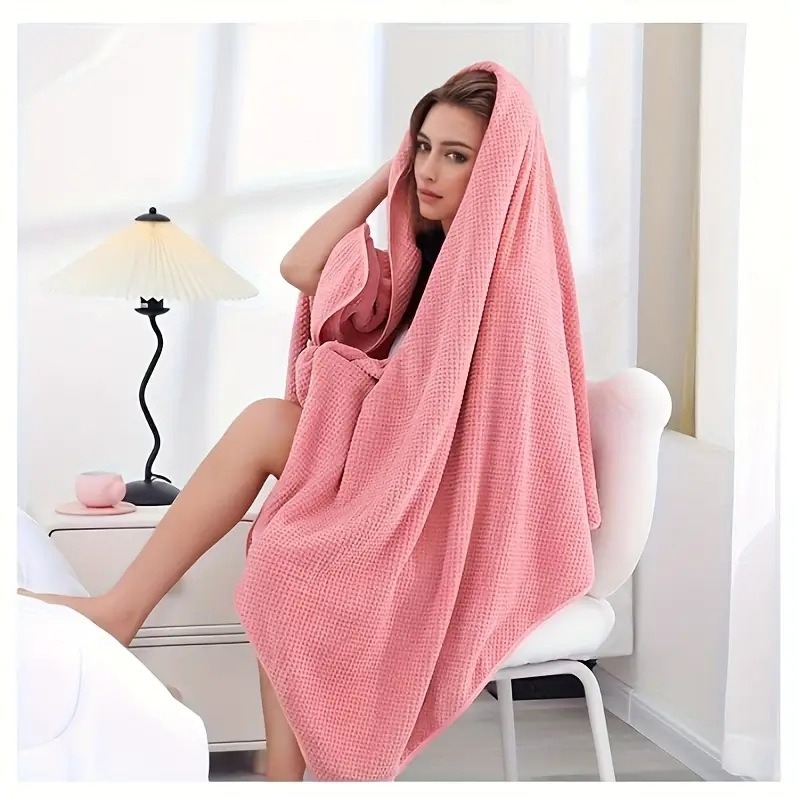 Vannitoas rätik — koralli fleece, ananassi võre tekstuur, kaal 200–300 g, 150D lõng, ääre õmblemine ja kohandatavus