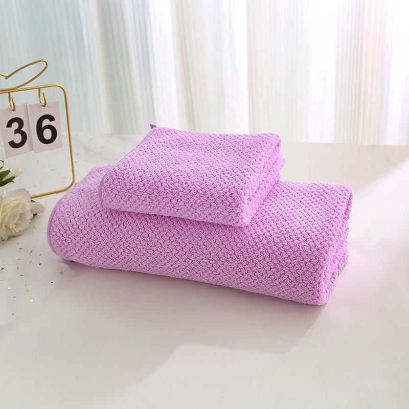 Vannitoas rätik — koralli fleece, ananassi võre tekstuur, kaal 200–300 g, 150D lõng, ääre õmblemine ja kohandatavus