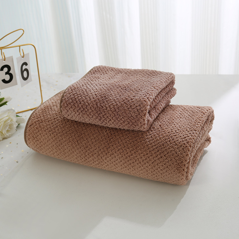 Vannitoas rätik — koralli fleece, ananassi võre tekstuur, kaal 200–300 g, 150D lõng, ääre õmblemine ja kohandatavus