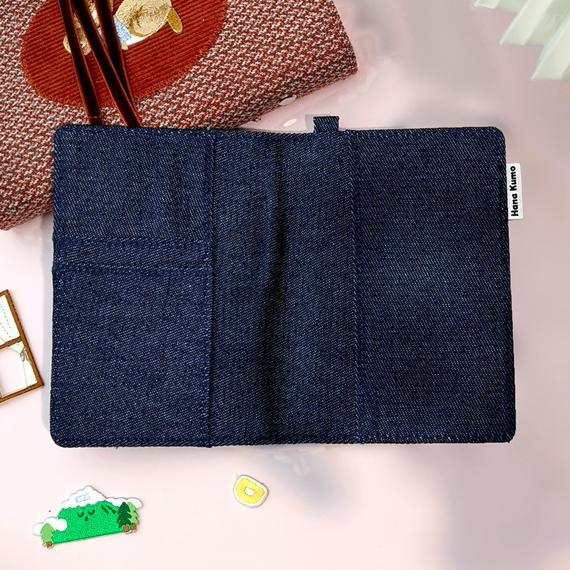 Passi ja kaartide organiseerija — Integreeritud kaarditugi, Kanvasist säilitamiskott reisidel, Unisex (Yi Jin bränd, linna lihtsus, 2025 kevad)