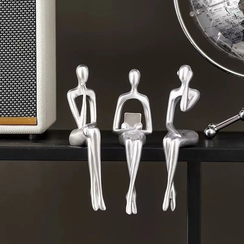 Abstrakta sēdoša figūra – dekoratīva statuja TV skapim un grāmatu plauktam, materiāls sveķi, Skandināvu stils, dzimšanas dienas dāvana