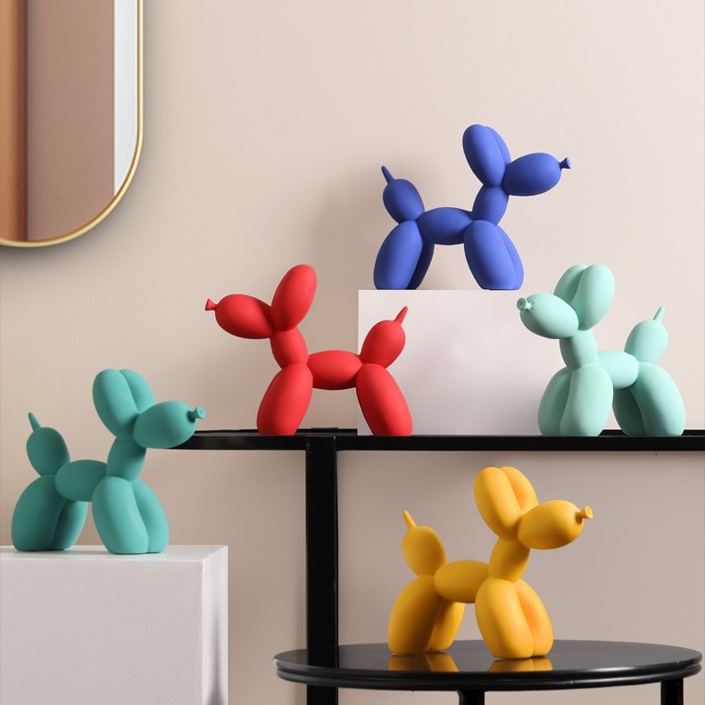 Декоративна скулптура балонено куче от смола, анимационен стил, марка Looking for rhyme; подарък за нов дом, пътуване, парти.