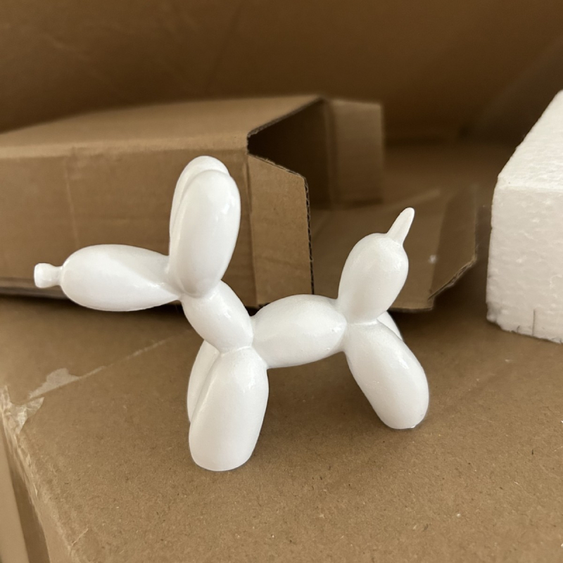 Декоративна скулптура балонено куче от смола, анимационен стил, марка Looking for rhyme; подарък за нов дом, пътуване, парти.