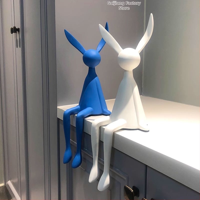 Sēdošā truša figūra, ziemeļniecīgs stils, vienkāršs un mūsdienīgs, materiāls: sveķi, piemērots ieejai, viesistabai un televizora skapim