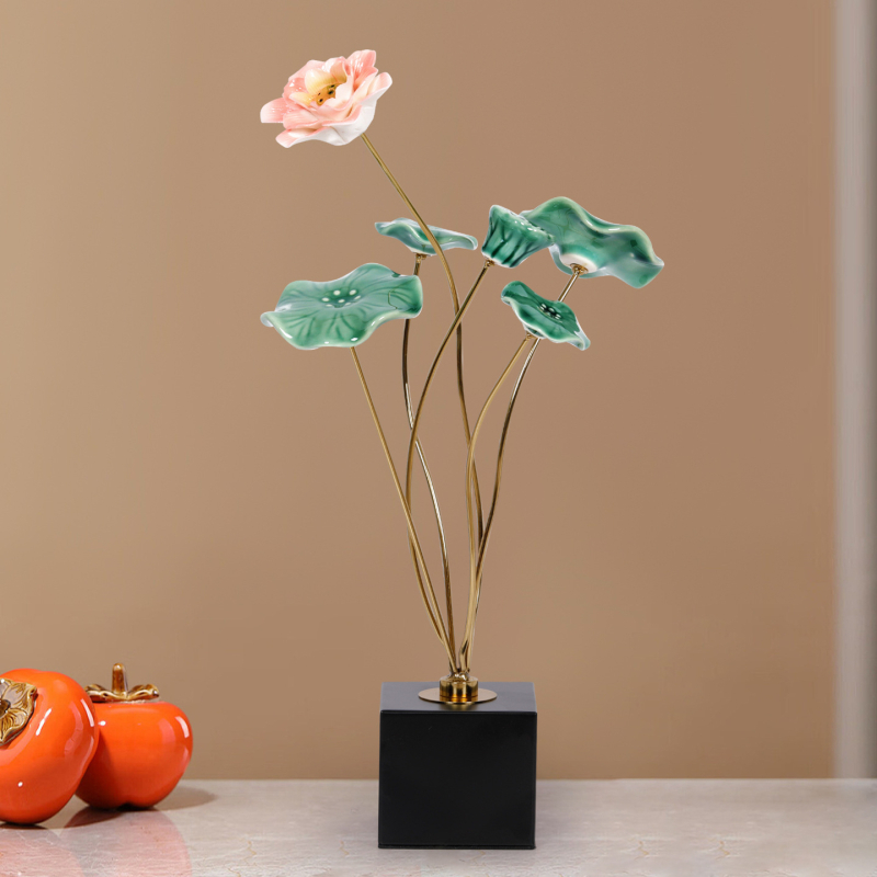 Metāla lotusa dekors dzīvojamajai istabai – jauns ķīniešu stils, elektroplatinga apdare, pielāgojams, piemērots dāvanai