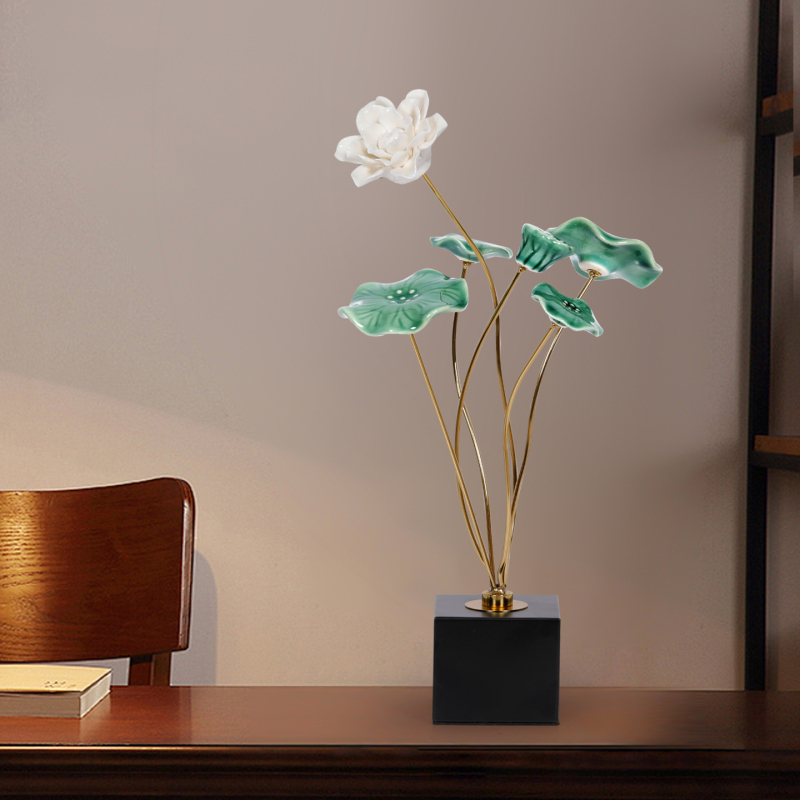 Metāla lotusa dekors dzīvojamajai istabai – jauns ķīniešu stils, elektroplatinga apdare, pielāgojams, piemērots dāvanai