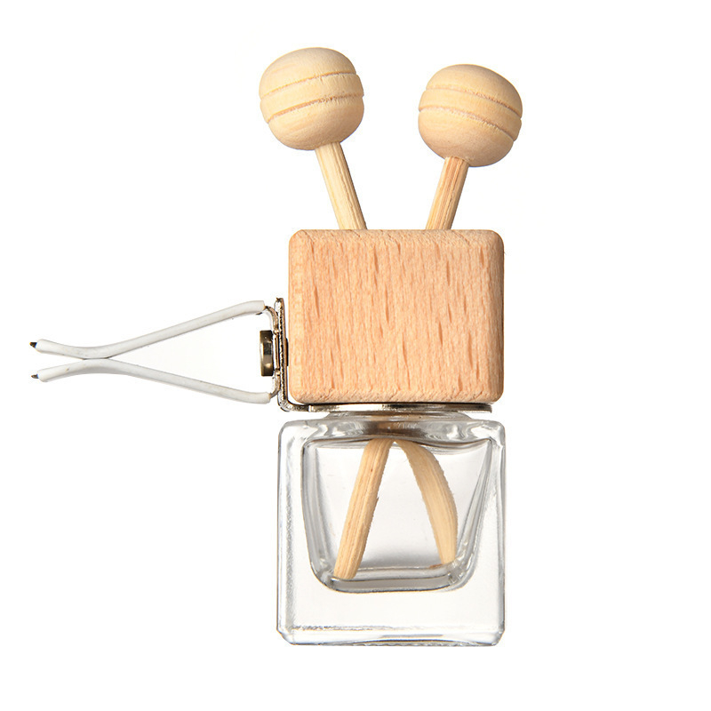 Stikla aromaterapijas pudele ar koka vāciņu un piekariņu auto atpakaļskata spogulim