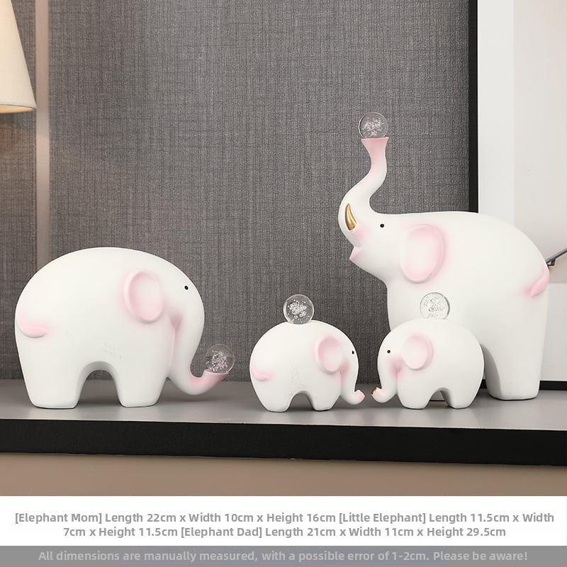 Elefanta figūra no sveķiem – četru cilvēku ģimene – moderns minimālisks galda dekors dzīvojamai istabai un TV skapim – daļēji roku darbs, daļēji mehāniska izstrāde