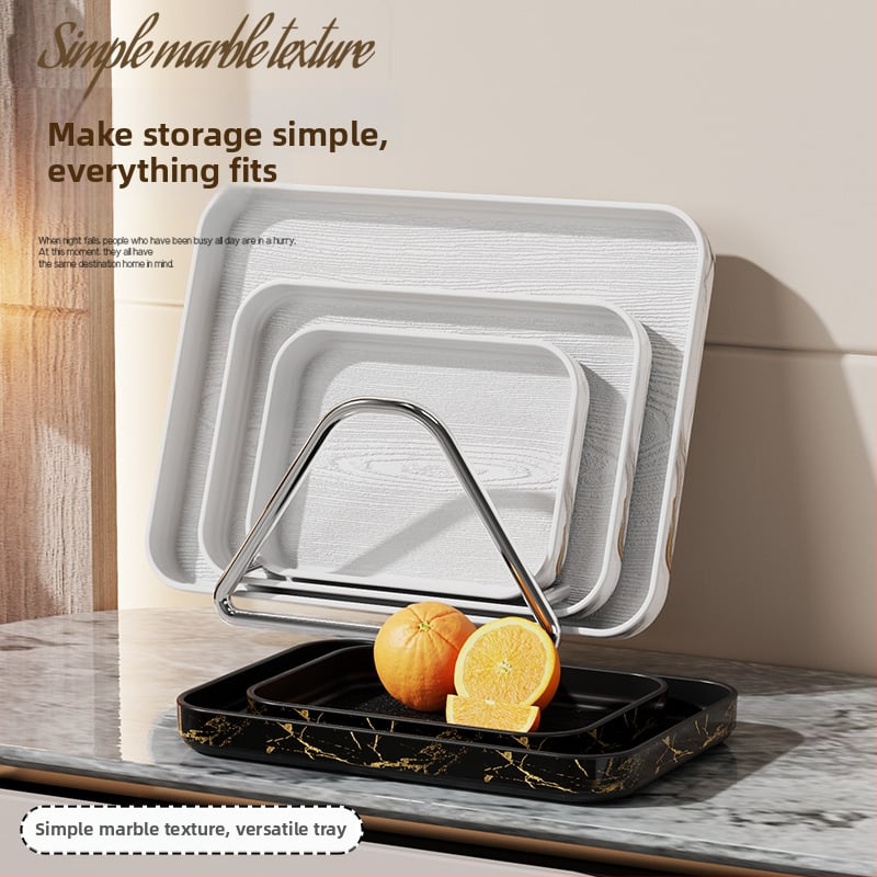 Eksponeerimisalus imitatsioonmarmori mustriga, triibuline muster, ruudukujuline plastmassist alus vannitoa valamule, luksuslik hoiustamine