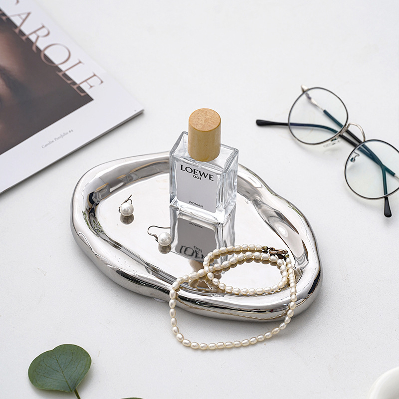 Keraamiline pilveplaat juveelide hoiuks ja aromaterapeutilise näituse jaoks, sisenemisvõtmete hoidja (Materjal: keraamika; Kohandamine: Jah; Pind: Elektroplaadimine, Glazuur)