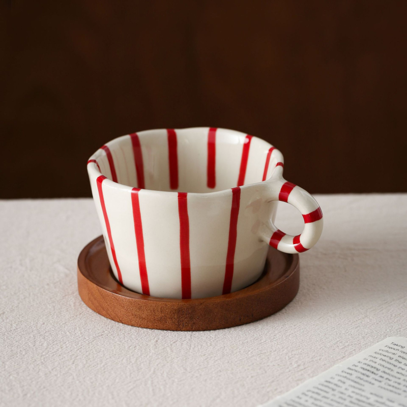 Keramička šalica za kavu s tanjurićem – japanski retro stil, lagani luksuzni retro, prugasti uzorak, latte art, prilagodljivo