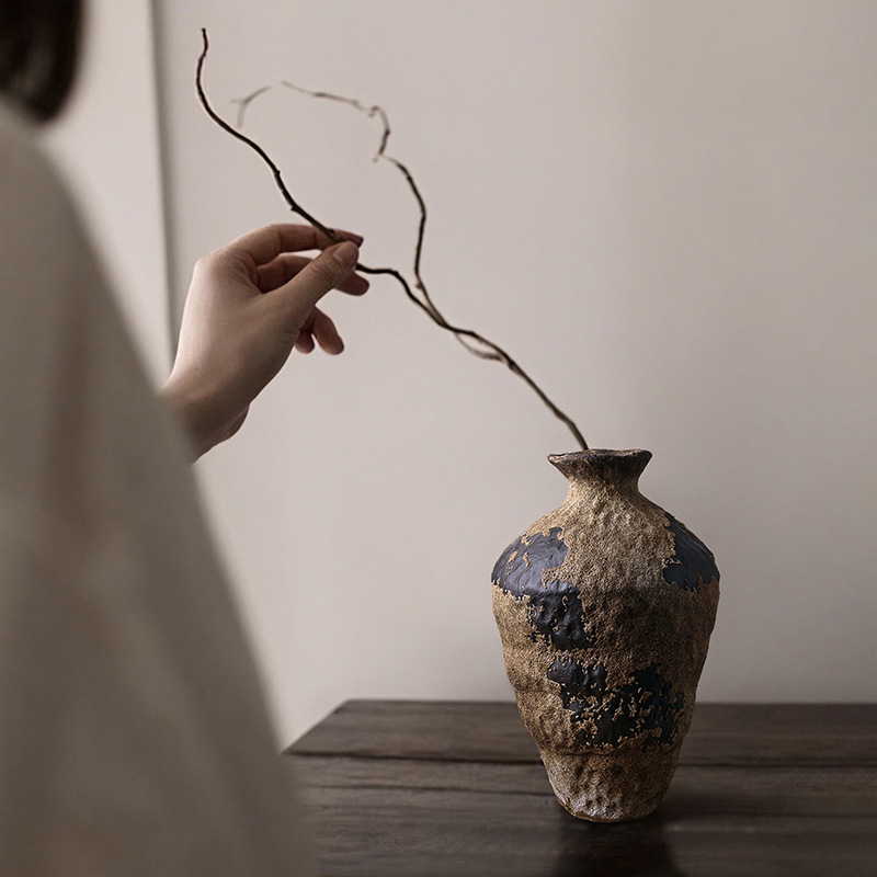 Keramička vaza u stilu wabi-sabi, zen inspiracija, za suho cvijeće, dekor dnevnog boravka
