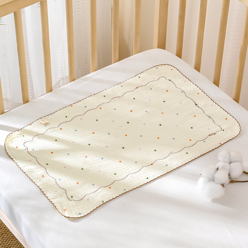 Četveroslojna gazena bebi jastučnica s čipkom, prozračna i apsorpcijska za novorođenčad, bez fluoroscencije